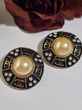 CHANEL  ELEGANT VINTAGE Black and Gold Round Pearl-Style Button Earrings